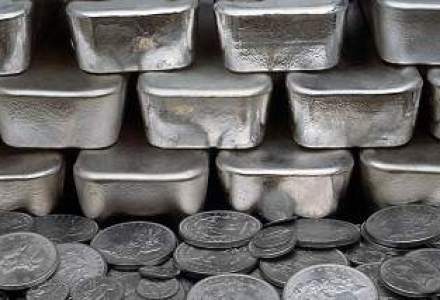 Pretul argintului, in picaj: metalul ajunge la minimul ultimilor trei ani
