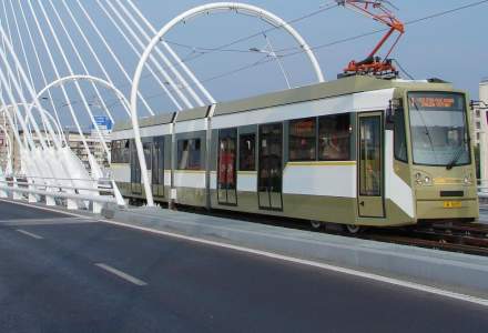 Licitatia pentru cele 100 de tramvaie din Bucuresti a fost din nou suspendata