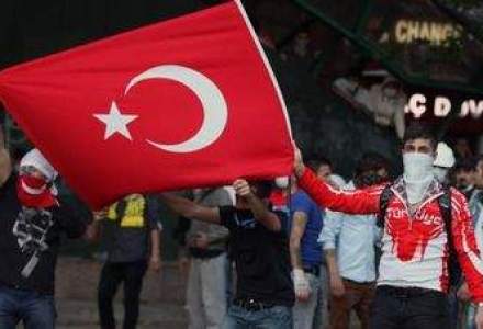 Reculul violentelor din Turcia impinge Ankara spre Orientul Mijlociu
