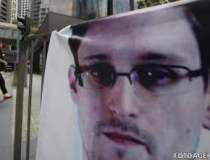 Agentul CIA Edward Snowden a...