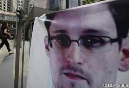 Avionul in care se afla Edward Snowden a aterizat la Moscova