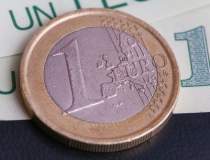 Euro ajunge la un nou maxim...
