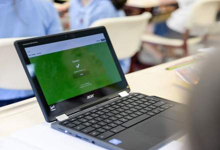 Cum se desfășoară lecțiile în singura școală complet digitalizată din România
