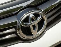 Toyota închide temporar cinci...