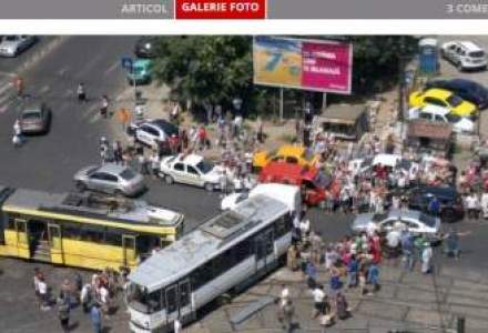 Doua tramvaie s-au ciocnit in Capitala: 8 persoane, ranite usor