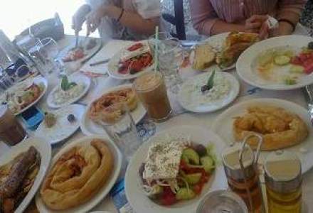 Grecii "joaca" intelept: reduc taxele restaurantelor si tintesc venituri mai mari din turism