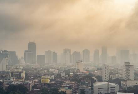 Încă un motiv să stai în casă: un nor de praf si smog din Asia acoperă România