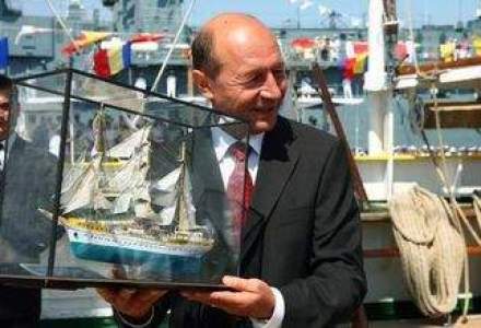 Basescu, test pentru reconfirmarea brevetului: E mai usor sa conduci o nava decat o tara
