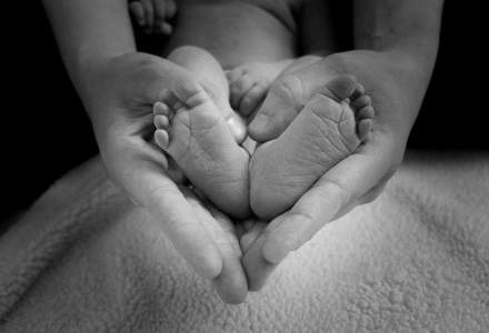BREAKING| 10 bebeluși au fost depistați pozitiv cu noul coronavirus într-o maternitate din Timișoara