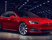 Tesla renunță la showroom-uri...