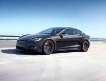 Un update Tesla face ca Model...