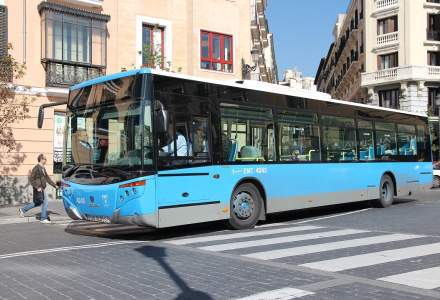 Spania face obligatorie purtarea măștii de protecție în mijloacele de transport în comun