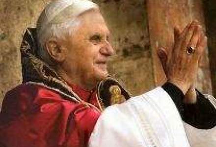 Papa Benedict al XVI-lea roaga bancilor sa ii ajute pe saraci si sa sprijine economia reala