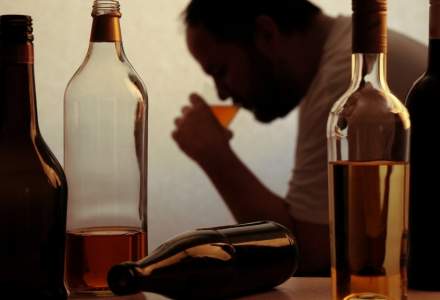 BBC: De ce oamenii trag la alcool în perioada de izolare