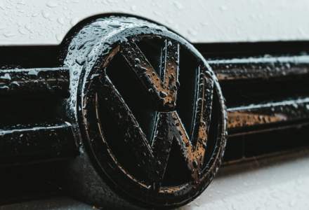 Volkswagen a oprit livrările de Golf 8 după o problemă la sistemul care apelează automat serviciul de urgenţă