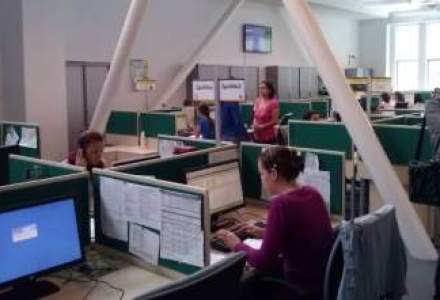 Cum arata centrul operational lansat de Raiffeisen Bank la Brasov, locul unde lucreaza trei femei la un barbat