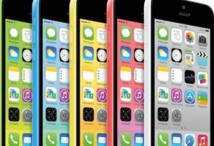 Apple: iPhone 5S si 5C devin disponibile in magazinele din Romania incepand cu 25 octombrie
