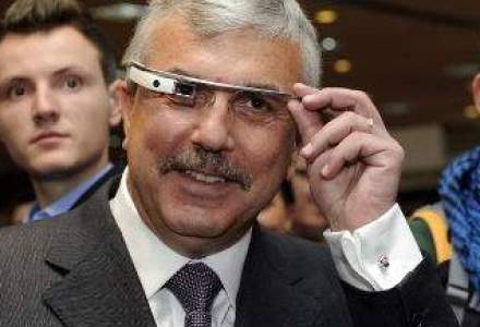 Ministrul Comunicatiilor a testat Google Glass in cadrul IMWorld 2013