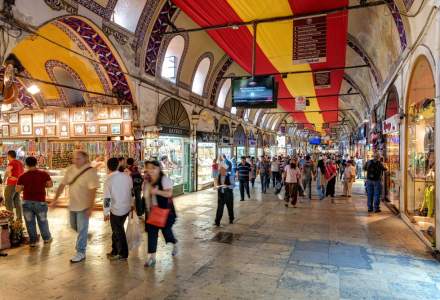 Coronavirus: Turcia relaxează majoritatea restricţiilor. Marele Bazar, redeschis