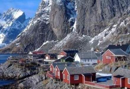 In Norvegia, razele de soare se capteaza de pe munte, cu oglinda