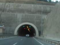 Un tunel pentru trafic de...