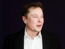 Elon Musk, omul care aduce...