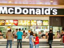 McDonald’s face peste 700 de...