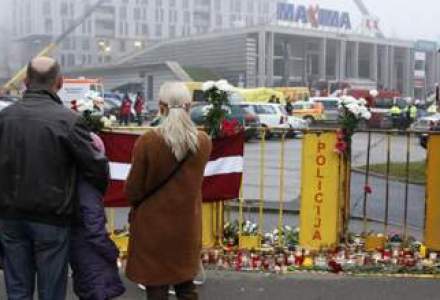 Bilantul prabusirii acoperisului unui centru comercial, in Letonia: 48 de morti
