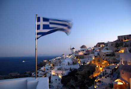 Oficial elen: Grecia discută impunerea unui test negativ și pentru turiștii care vin cu avionul și cei care intră prin alte granițe terestre, în afară de Kulata - Promachonas