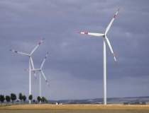 Pericol: industria eoliana,...