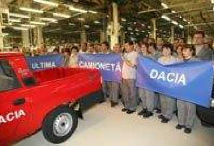 Uzina Dacia isi suspenda productia incepand de maine, pentru doua saptamani