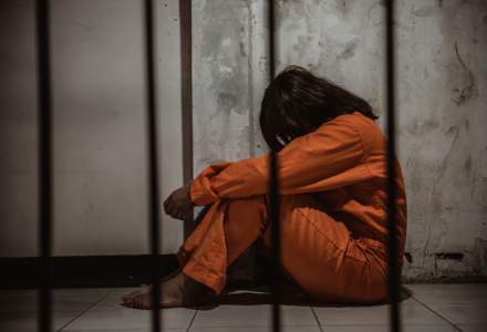 Poliţia kenyană a arestat un gardian de închisoare acuzat că a violat o pacientă cu COVID-19 aflată în carantină