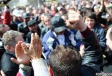 Miting al PMP in Piata Victoriei: Ungureanu, Preda, Funeriu, Tomac striga "Jos Guvernul"