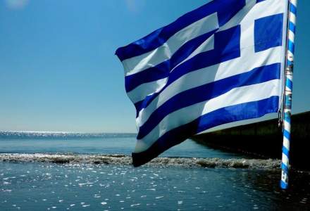 Grecia introduce noi restricţii, pe fondul creşterii masive a cazurilor de COVID-19