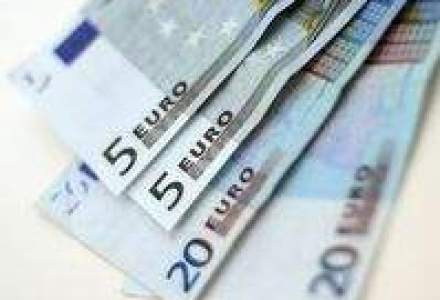 Raiffeisen Bank vede cursul valutar la 4,10 lei/euro, in decembrie