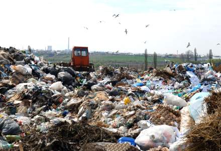 Groapa de gunoi din Chiajna este ilegală. Autorizația de mediu a fost suspendată de instanță