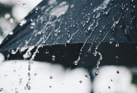 Prognoză specială pentru Bucureşti: Ploi torenţiale şi vijelii, miercuri şi joi
