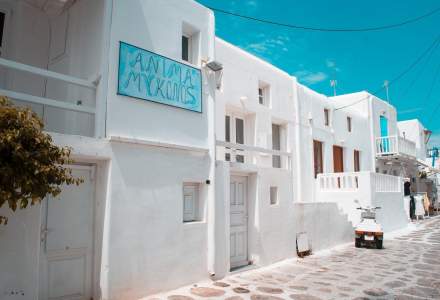Noi restricții în insulele grecești Halkidiki și Mykonos. Masca devine obligatorie