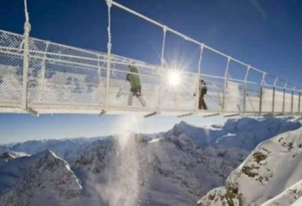 Record: Elvetienii au construit un pod suspendat la o altidudine de 3.000 de metri