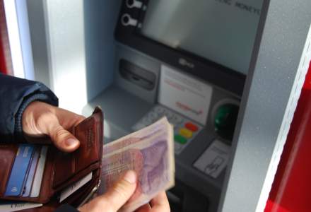 Mai multe ATM-uri din stațiunile bulgărești percep o taxă de retragere de 10-15%