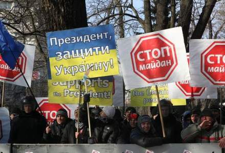 Peste 70.000 de manifestanti s-au reunit in centrul Kievului