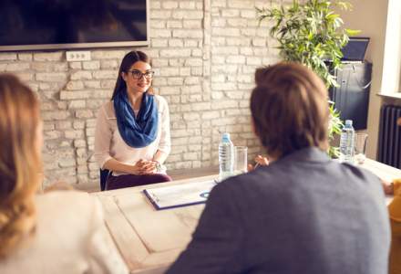 Cum să obții primul loc de muncă: sfaturi pentru a face față cu brio interviului de angajare