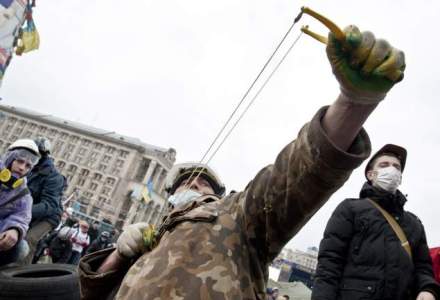 Violentele de la Kiev ii afecteaza si pe afaceristii romani: ce investitii au fost puse la naftalina
