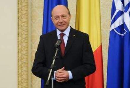 Basescu, atac la conducerea ASF: "E o cloaca"