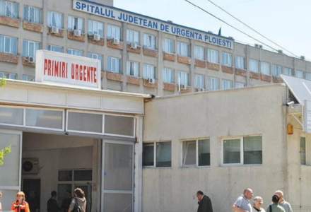 VIDEO | Românii se îmbulzesc în curtea Spitalului Județean din Ploiești pentru a primi îngrijiri