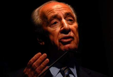 Shimon Peres dezvaluie ca s-a deghizat pentru a ajunge la negocieri secrete