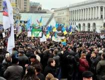 Kievul trimite doi ministri...