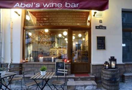 Cum arata cel mai nou wine bar deschis in Centrul Istoric cu 30.000 de euro
