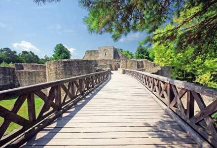 Cetatea de Scaun a Sucevei, aflata in restaurare, va fi inchisa vizitatorilor