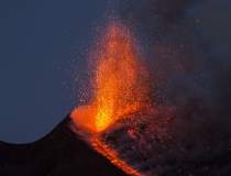 Vulcanul Lewotolo a erupt....